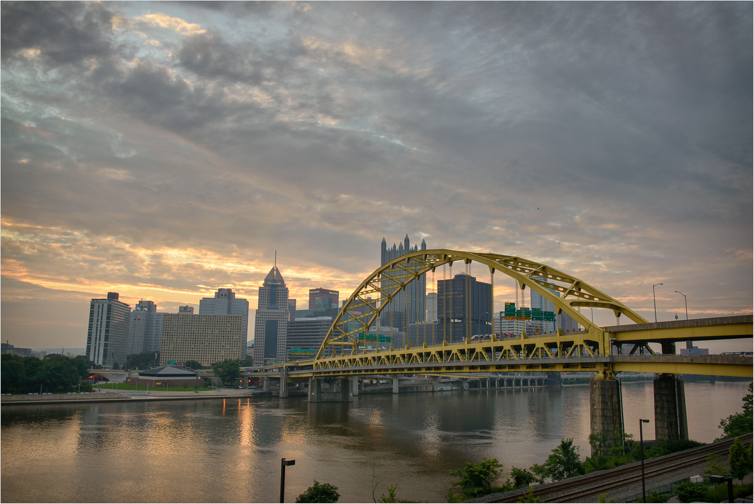 Dawn-Breaks-Over-The-Ft.-Pitt-Bridge.jpg