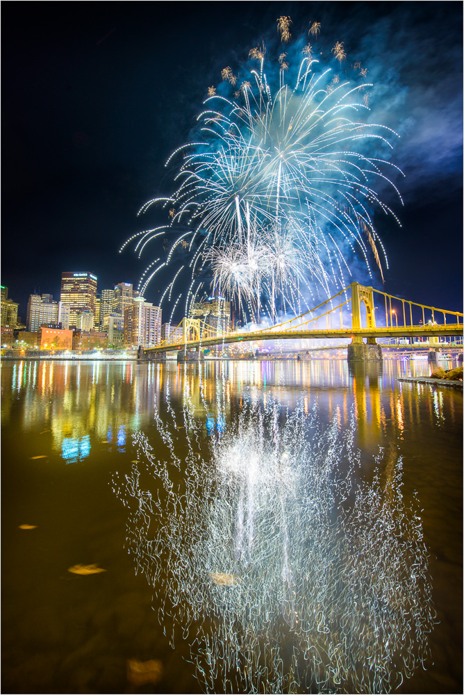 Light-Up-The-Skyline-And-River.jpg