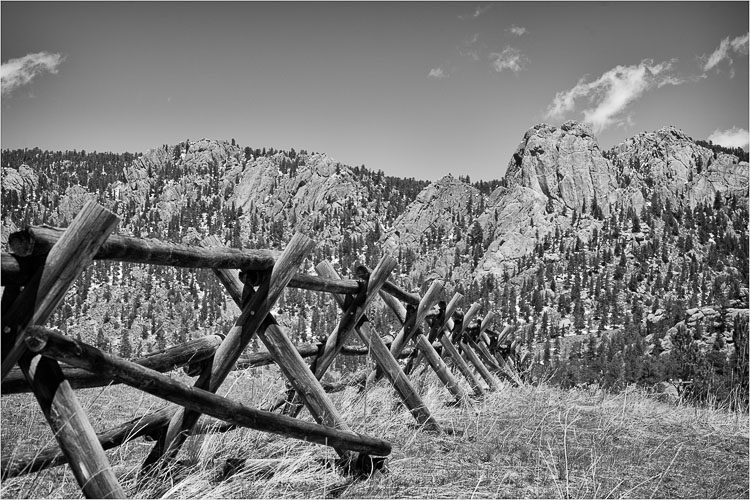 Fenceline-To-The-Mountainside.jpg