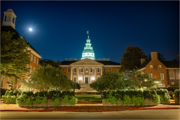 The-State-House-In-The-Moonlight.jpg