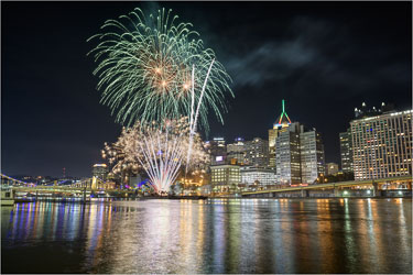 How-Pittsburgh-Lights-Up-The-Night.jpg